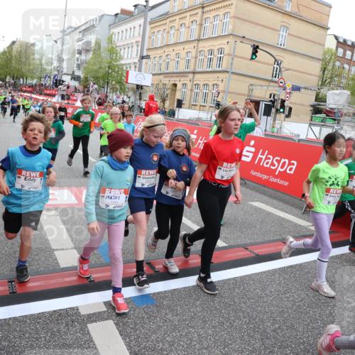 25.04.2026 - Das Zehntel Strokosch-Dieckow http://msf.ph/oto/9618641 25.04.2026 10:56:20 Ziel 5034, 5035, 5274, 5364, 5381, 5405, 5493, 5549, 5553, 5697, 6152, 6433, 6526, 6677, 6813, 6954, 7019, 7092, 7149, 7161, 7240, 7244, 7308, 7466, 7543, 7875, 8009 meine-sportfotos.de