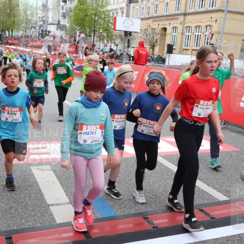 25.04.2026 - Das Zehntel Strokosch-Dieckow http://msf.ph/oto/9618653 25.04.2026 10:56:20 Ziel 5034, 5035, 5274, 5364, 5381, 5405, 5493, 5549, 5553, 5697, 6152, 6433, 6526, 6677, 6813, 6954, 7019, 7092, 7149, 7161, 7240, 7244, 7308, 7466, 7543, 7875, 8009 meine-sportfotos.de