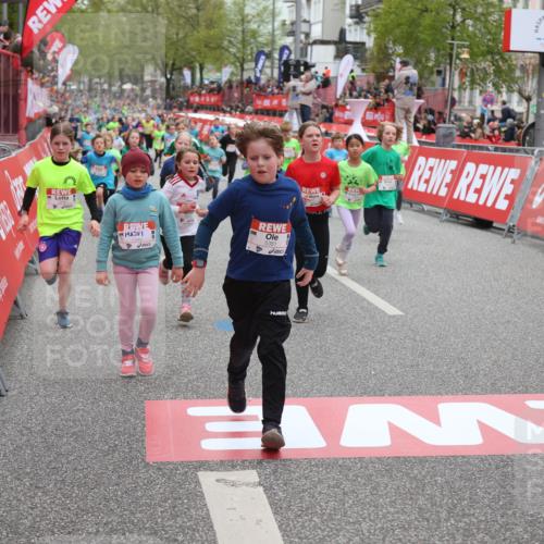 25.04.2026 - Das Zehntel Strokosch-Dieckow http://msf.ph/oto/9618820 25.04.2026 10:56:17 Ziel 5034, 5035, 5095, 5261, 5263, 5288, 5381, 5405, 5498, 5660, 6034, 6152, 6433, 6545, 6677, 6954, 7019, 7240, 7244, 7308, 7543, 7701, 7722, 8009 meine-sportfotos.de