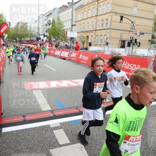 25.04.2026 - Das Zehntel Strokosch-Dieckow http://msf.ph/oto/9618842 25.04.2026 10:56:16 Ziel 5034, 5035, 5095, 5261, 5263, 5288, 5381, 5498, 5660, 6034, 6433, 6545, 6677, 6905, 6954, 7019, 7240, 7244, 7701, 7722, 7843, 8000, 8009 meine-sportfotos.de