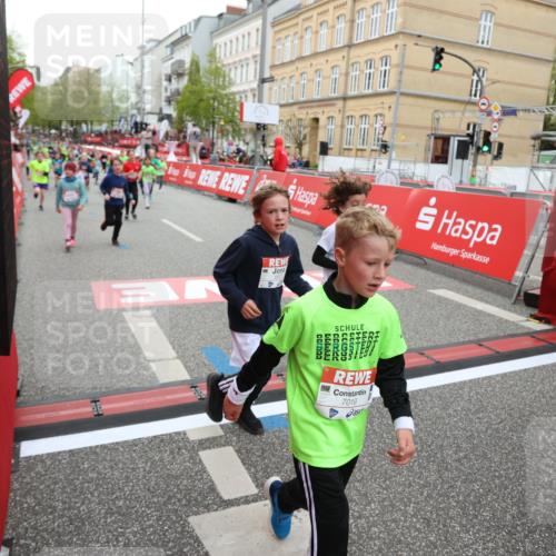 25.04.2026 - Das Zehntel Strokosch-Dieckow http://msf.ph/oto/9618861 25.04.2026 10:56:16 Ziel 5034, 5035, 5095, 5261, 5263, 5288, 5381, 5498, 5660, 6034, 6433, 6545, 6677, 6905, 6954, 7019, 7240, 7244, 7701, 7722, 7843, 8000, 8009 meine-sportfotos.de