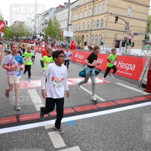 25.04.2026 - Das Zehntel Strokosch-Dieckow http://msf.ph/oto/9618979 25.04.2026 10:56:13 Ziel 5034, 5035, 5095, 5207, 5261, 5263, 5288, 5498, 5660, 5990, 6006, 6034, 6374, 6433, 6545, 6677, 6905, 6954, 7019, 7090, 7240, 7701, 7722, 7843, 8000 meine-sportfotos.de