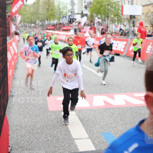 25.04.2026 - Das Zehntel Strokosch-Dieckow http://msf.ph/oto/9619037 25.04.2026 10:56:12 Ziel 5095, 5207, 5261, 5263, 5288, 5498, 5521, 5660, 5926, 5990, 6006, 6034, 6374, 6545, 6905, 6954, 7019, 7090, 7240, 7258, 7701, 7722, 7843, 8000 meine-sportfotos.de