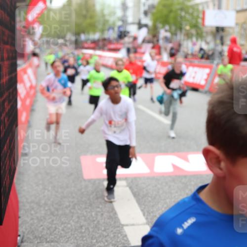 25.04.2026 - Das Zehntel Strokosch-Dieckow http://msf.ph/oto/9619043 25.04.2026 10:56:12 Ziel 5095, 5207, 5261, 5263, 5288, 5498, 5521, 5660, 5926, 5990, 6006, 6034, 6374, 6545, 6905, 6954, 7019, 7090, 7240, 7258, 7701, 7722, 7843, 8000 meine-sportfotos.de