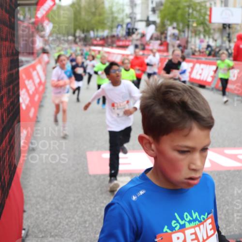 25.04.2026 - Das Zehntel Strokosch-Dieckow http://msf.ph/oto/9619052 25.04.2026 10:56:12 Ziel 5095, 5207, 5261, 5263, 5288, 5498, 5521, 5660, 5926, 5990, 6006, 6034, 6374, 6545, 6905, 6954, 7019, 7090, 7240, 7258, 7701, 7722, 7843, 8000 meine-sportfotos.de