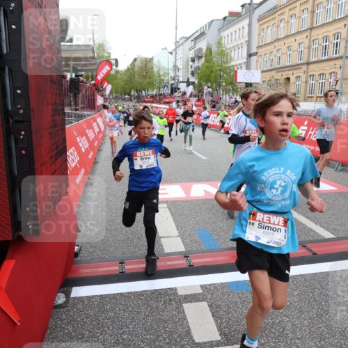 25.04.2026 - Das Zehntel Strokosch-Dieckow http://msf.ph/oto/9619078 25.04.2026 10:56:11 Ziel 5095, 5207, 5261, 5263, 5288, 5497, 5498, 5521, 5660, 5926, 5990, 6006, 6034, 6374, 6545, 6905, 6973, 7090, 7200, 7258, 7701, 7722, 7843, 8000 meine-sportfotos.de