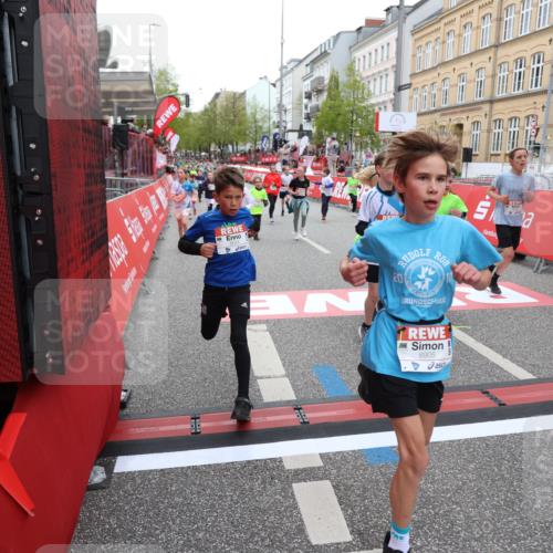 25.04.2026 - Das Zehntel Strokosch-Dieckow http://msf.ph/oto/9619090 25.04.2026 10:56:11 Ziel 5095, 5207, 5261, 5263, 5288, 5497, 5498, 5521, 5660, 5926, 5990, 6006, 6034, 6374, 6545, 6905, 6973, 7090, 7200, 7258, 7701, 7722, 7843, 8000 meine-sportfotos.de