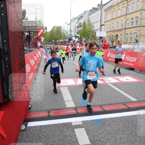 25.04.2026 - Das Zehntel Strokosch-Dieckow http://msf.ph/oto/9619141 25.04.2026 10:56:11 Ziel 5095, 5207, 5261, 5263, 5288, 5497, 5498, 5521, 5660, 5926, 5990, 6006, 6034, 6374, 6545, 6905, 6973, 7090, 7200, 7258, 7701, 7722, 7843, 8000 meine-sportfotos.de