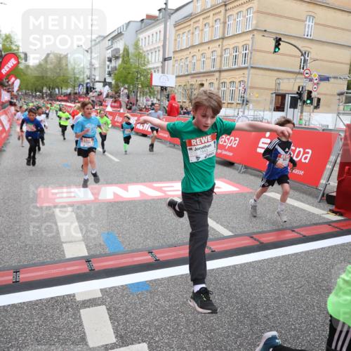 25.04.2026 - Das Zehntel Strokosch-Dieckow http://msf.ph/oto/9619188 25.04.2026 10:56:10 Ziel 5038, 5095, 5207, 5261, 5288, 5497, 5521, 5660, 5926, 5963, 5977, 5990, 6006, 6034, 6374, 6545, 6624, 6905, 6973, 7090, 7200, 7251, 7258, 7722, 7843, 8000 meine-sportfotos.de