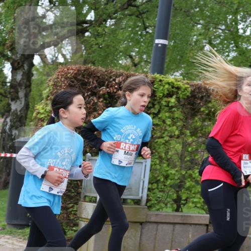 25.04.2026 - Das Zehntel Zöllner http://msf.ph/oto/9619357 25.04.2026 09:52:10 Laufen 6863, 10, 20, 20, 6841 meine-sportfotos.de