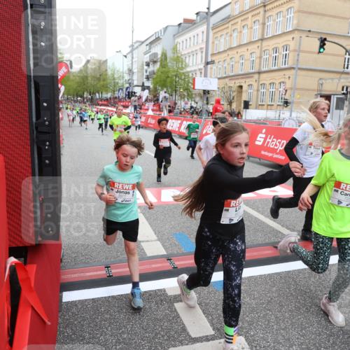 25.04.2026 - Das Zehntel Strokosch-Dieckow http://msf.ph/oto/9619446 25.04.2026 10:56:05 Ziel 5038, 5244, 5250, 5486, 5490, 5497, 5521, 5880, 5926, 5927, 5963, 5977, 6061, 6221, 6354, 6359, 6498, 6501, 6624, 6973, 7177, 7200, 7209, 7251, 7258, 7386, 7838, 7944, 7948 meine-sportfotos.de