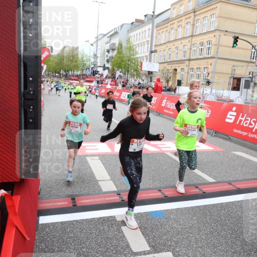 25.04.2026 - Das Zehntel Strokosch-Dieckow http://msf.ph/oto/9619482 25.04.2026 10:56:04 Ziel 5038, 5244, 5250, 5486, 5490, 5497, 5521, 5880, 5926, 5927, 5963, 5977, 6061, 6221, 6354, 6359, 6498, 6501, 6624, 6973, 7177, 7200, 7209, 7251, 7258, 7386, 7807, 7838, 7944, 7948 meine-sportfotos.de