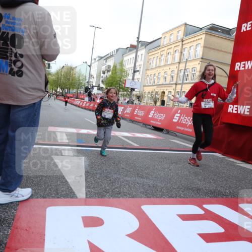 25.04.2026 - Das Zehntel Strokosch-Dieckow http://msf.ph/oto/9619487 25.04.2026 09:12:37 Ziel 2667, 2678, 2845, 3270, 3879 meine-sportfotos.de
