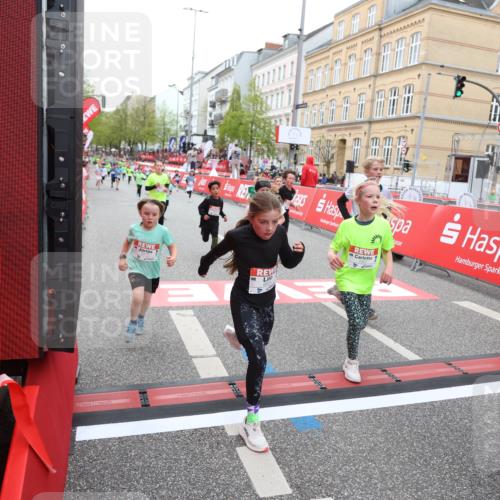 25.04.2026 - Das Zehntel Strokosch-Dieckow http://msf.ph/oto/9619492 25.04.2026 10:56:04 Ziel 5038, 5244, 5250, 5486, 5490, 5497, 5521, 5880, 5926, 5927, 5963, 5977, 6061, 6221, 6354, 6359, 6498, 6501, 6624, 6973, 7177, 7200, 7209, 7251, 7258, 7386, 7807, 7838, 7944, 7948 meine-sportfotos.de