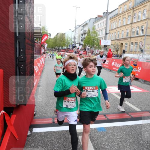 25.04.2026 - Das Zehntel Strokosch-Dieckow http://msf.ph/oto/9619526 25.04.2026 10:56:04 Ziel 5038, 5244, 5250, 5486, 5490, 5497, 5521, 5880, 5926, 5927, 5963, 5977, 6061, 6221, 6354, 6359, 6498, 6501, 6624, 6973, 7177, 7200, 7209, 7251, 7258, 7386, 7807, 7838, 7944, 7948 meine-sportfotos.de
