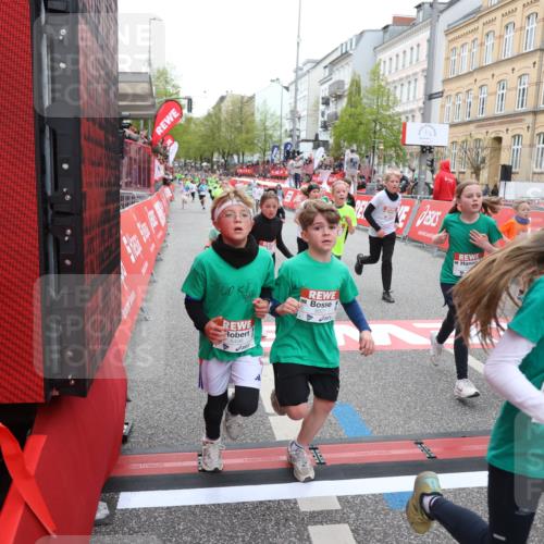 25.04.2026 - Das Zehntel Strokosch-Dieckow http://msf.ph/oto/9619550 25.04.2026 10:56:03 Ziel 5038, 5244, 5250, 5486, 5490, 5497, 5880, 5927, 5963, 5977, 6061, 6221, 6354, 6359, 6498, 6501, 6624, 6973, 6997, 7177, 7200, 7209, 7251, 7386, 7807, 7838, 7944, 7948 meine-sportfotos.de