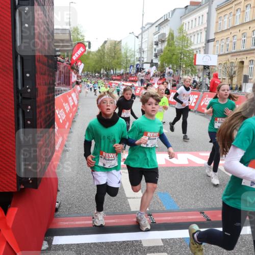 25.04.2026 - Das Zehntel Strokosch-Dieckow http://msf.ph/oto/9619565 25.04.2026 10:56:03 Ziel 5038, 5244, 5250, 5486, 5490, 5497, 5880, 5927, 5963, 5977, 6061, 6221, 6354, 6359, 6498, 6501, 6624, 6973, 6997, 7177, 7200, 7209, 7251, 7386, 7807, 7838, 7944, 7948 meine-sportfotos.de
