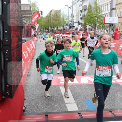 25.04.2026 - Das Zehntel Strokosch-Dieckow http://msf.ph/oto/9619592 25.04.2026 10:56:03 Ziel 5038, 5244, 5250, 5486, 5490, 5497, 5880, 5927, 5963, 5977, 6061, 6221, 6354, 6359, 6498, 6501, 6624, 6973, 6997, 7177, 7200, 7209, 7251, 7386, 7807, 7838, 7944, 7948 meine-sportfotos.de