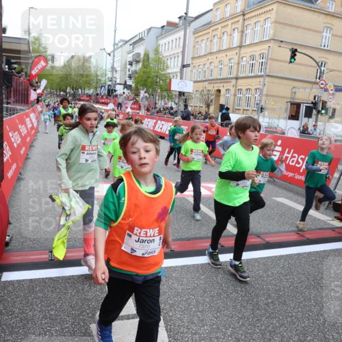25.04.2026 - Das Zehntel Strokosch-Dieckow http://msf.ph/oto/9619968 25.04.2026 11:00:32 Ziel 5033, 5040, 5198, 5219, 5233, 5271, 5286, 5690, 5700, 5715, 5722, 5768, 5995, 6091, 6296, 6337, 6395, 6473, 7013, 7017, 7094, 7296, 7370, 7410, 7751, 7767, 7782, 7800, 7826, 7834, 7844 meine-sportfotos.de