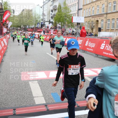 25.04.2026 - Das Zehntel Strokosch-Dieckow http://msf.ph/oto/9620000 25.04.2026 10:55:55 Ziel 5116, 5388, 5394, 5456, 5674, 6007, 6090, 6206, 6249, 6299, 6909, 6958, 6997, 7500, 7517, 7618, 7856 meine-sportfotos.de