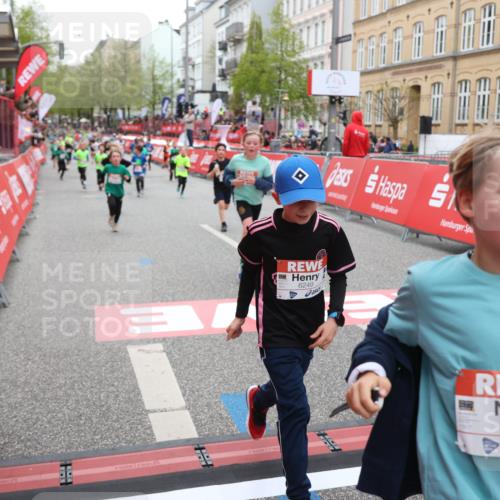 25.04.2026 - Das Zehntel Strokosch-Dieckow http://msf.ph/oto/9620008 25.04.2026 10:55:55 Ziel 5116, 5388, 5394, 5456, 5674, 6007, 6090, 6206, 6249, 6299, 6909, 6958, 6997, 7500, 7517, 7618, 7856 meine-sportfotos.de