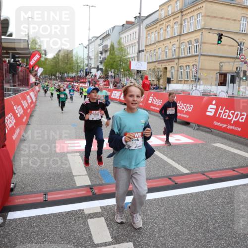 25.04.2026 - Das Zehntel Strokosch-Dieckow http://msf.ph/oto/9620045 25.04.2026 10:55:55 Ziel 5116, 5388, 5394, 5456, 5674, 6007, 6090, 6206, 6249, 6299, 6909, 6958, 6997, 7500, 7517, 7618, 7856 meine-sportfotos.de