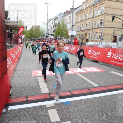25.04.2026 - Das Zehntel Strokosch-Dieckow http://msf.ph/oto/9620060 25.04.2026 10:55:55 Ziel 5116, 5388, 5394, 5456, 5674, 6007, 6090, 6206, 6249, 6299, 6909, 6958, 6997, 7500, 7517, 7618, 7856 meine-sportfotos.de
