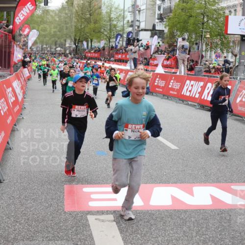 25.04.2026 - Das Zehntel Strokosch-Dieckow http://msf.ph/oto/9620132 25.04.2026 10:55:54 Ziel 5116, 5388, 5394, 5456, 5674, 5923, 5959, 6007, 6090, 6206, 6249, 6299, 6909, 6958, 7500, 7517, 7618, 7837, 7856 meine-sportfotos.de