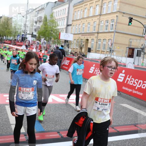 25.04.2026 - Das Zehntel Strokosch-Dieckow http://msf.ph/oto/9620136 25.04.2026 11:00:28 Ziel 5033, 5198, 5501, 5527, 5700, 5715, 5722, 5768, 5918, 5975, 6255, 6296, 6303, 6333, 6337, 6465, 6473, 6577, 6963, 7012, 7013, 7059, 7108, 7124, 7155, 7631, 7633, 7692, 7751, 7782, 7812, 7826, 7834 meine-sportfotos.de