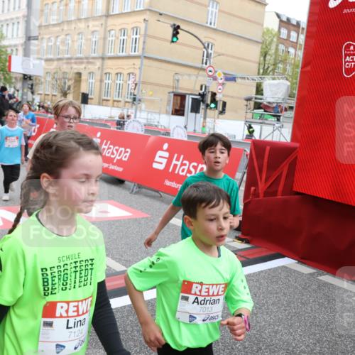 25.04.2026 - Das Zehntel Strokosch-Dieckow http://msf.ph/oto/9620181 25.04.2026 11:00:27 Ziel 5033, 5198, 5501, 5527, 5700, 5768, 5918, 5975, 6196, 6255, 6296, 6303, 6333, 6337, 6465, 6473, 6546, 6573, 6577, 6963, 6998, 7012, 7013, 7059, 7108, 7124, 7140, 7155, 7631, 7633, 7692, 7751, 7782, 7812, 7826 meine-sportfotos.de