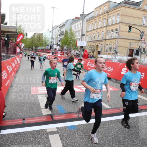 25.04.2026 - Das Zehntel Strokosch-Dieckow http://msf.ph/oto/9620306 25.04.2026 10:55:51 Ziel 5116, 5388, 5394, 5456, 5674, 5923, 5959, 6206, 6299, 6322, 6406, 6909, 6958, 7500, 7618, 7837, 7856, 7893 meine-sportfotos.de