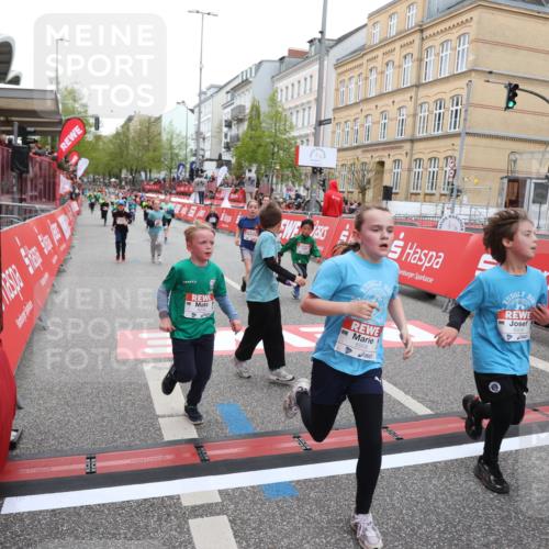 25.04.2026 - Das Zehntel Strokosch-Dieckow http://msf.ph/oto/9620318 25.04.2026 10:55:51 Ziel 5116, 5388, 5394, 5456, 5674, 5923, 5959, 6206, 6299, 6322, 6406, 6909, 6958, 7500, 7618, 7837, 7856, 7893 meine-sportfotos.de