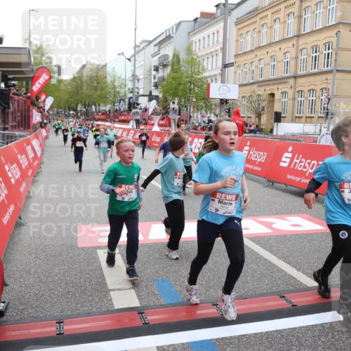 25.04.2026 - Das Zehntel Strokosch-Dieckow http://msf.ph/oto/9620329 25.04.2026 10:55:51 Ziel 5116, 5388, 5394, 5456, 5674, 5923, 5959, 6206, 6299, 6322, 6406, 6909, 6958, 7500, 7618, 7837, 7856, 7893 meine-sportfotos.de