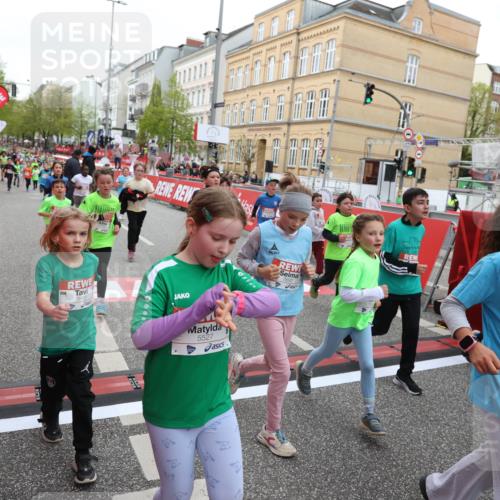 25.04.2026 - Das Zehntel Strokosch-Dieckow http://msf.ph/oto/9620338 25.04.2026 11:00:25 Ziel 5198, 5501, 5527, 5702, 5911, 5918, 5975, 6196, 6255, 6296, 6303, 6333, 6337, 6465, 6473, 6483, 6536, 6546, 6573, 6577, 6963, 6998, 7012, 7013, 7059, 7108, 7124, 7140, 7155, 7174, 7179, 7631, 7633, 7692, 7812, 7826, 7993 meine-sportfotos.de