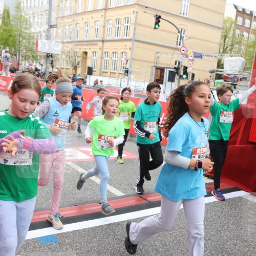 25.04.2026 - Das Zehntel Strokosch-Dieckow http://msf.ph/oto/9620363 25.04.2026 11:00:25 Ziel 5198, 5501, 5527, 5702, 5911, 5918, 5975, 6196, 6255, 6296, 6303, 6333, 6337, 6465, 6473, 6483, 6536, 6546, 6573, 6577, 6963, 6998, 7012, 7013, 7059, 7108, 7124, 7140, 7155, 7174, 7179, 7631, 7633, 7692, 7812, 7826, 7993 meine-sportfotos.de