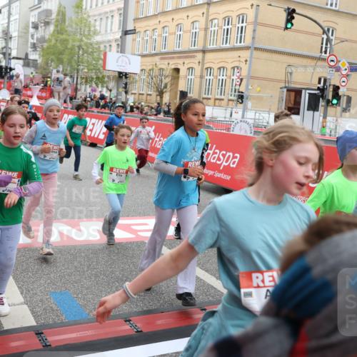 25.04.2026 - Das Zehntel Strokosch-Dieckow http://msf.ph/oto/9620444 25.04.2026 11:00:24 Ziel 5198, 5501, 5527, 5702, 5911, 5918, 5972, 5975, 6196, 6255, 6285, 6296, 6303, 6333, 6465, 6473, 6483, 6536, 6546, 6573, 6577, 6963, 6998, 7012, 7013, 7059, 7108, 7124, 7140, 7155, 7174, 7179, 7631, 7633, 7692, 7812, 7826, 7993 meine-sportfotos.de