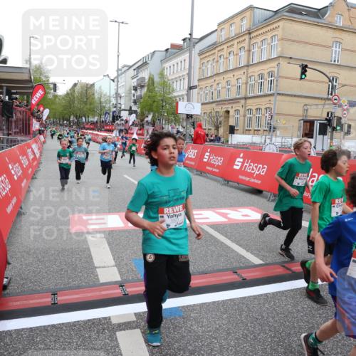 25.04.2026 - Das Zehntel Strokosch-Dieckow http://msf.ph/oto/9620460 25.04.2026 10:55:49 Ziel 5116, 5388, 5798, 5923, 5959, 6206, 6299, 6322, 6404, 6406, 6909, 6958, 7500, 7837, 7856, 7893 meine-sportfotos.de