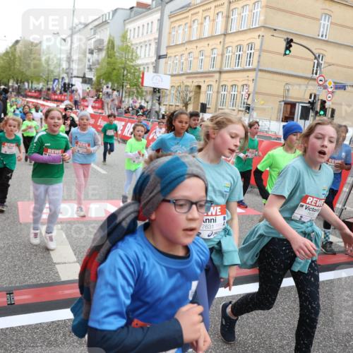 25.04.2026 - Das Zehntel Strokosch-Dieckow http://msf.ph/oto/9620478 25.04.2026 11:00:24 Ziel 5198, 5501, 5527, 5702, 5911, 5918, 5972, 5975, 6196, 6255, 6285, 6296, 6303, 6333, 6465, 6473, 6483, 6536, 6546, 6573, 6577, 6963, 6998, 7012, 7013, 7059, 7108, 7124, 7140, 7155, 7174, 7179, 7631, 7633, 7692, 7812, 7826, 7993 meine-sportfotos.de