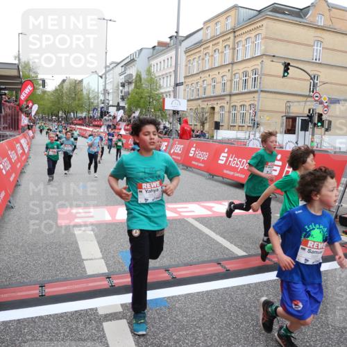 25.04.2026 - Das Zehntel Strokosch-Dieckow http://msf.ph/oto/9620486 25.04.2026 10:55:49 Ziel 5116, 5388, 5798, 5923, 5959, 6206, 6299, 6322, 6404, 6406, 6909, 6958, 7500, 7837, 7856, 7893 meine-sportfotos.de