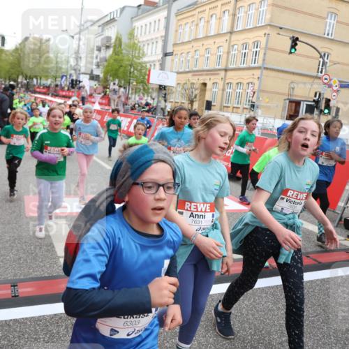 25.04.2026 - Das Zehntel Strokosch-Dieckow http://msf.ph/oto/9620487 25.04.2026 11:00:24 Ziel 5198, 5501, 5527, 5702, 5911, 5918, 5972, 5975, 6196, 6255, 6285, 6296, 6303, 6333, 6465, 6473, 6483, 6536, 6546, 6573, 6577, 6963, 6998, 7012, 7013, 7059, 7108, 7124, 7140, 7155, 7174, 7179, 7631, 7633, 7692, 7812, 7826, 7993 meine-sportfotos.de