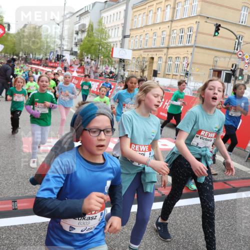 25.04.2026 - Das Zehntel Strokosch-Dieckow http://msf.ph/oto/9620495 25.04.2026 11:00:23 Ziel 5501, 5527, 5702, 5799, 5911, 5918, 5972, 5975, 6196, 6255, 6285, 6303, 6333, 6465, 6483, 6536, 6541, 6546, 6573, 6577, 6581, 6584, 6597, 6963, 6998, 7012, 7059, 7108, 7124, 7140, 7155, 7174, 7179, 7631, 7633, 7692, 7812, 7993 meine-sportfotos.de