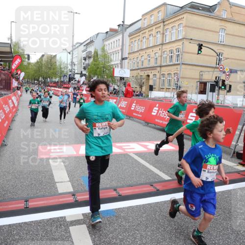 25.04.2026 - Das Zehntel Strokosch-Dieckow http://msf.ph/oto/9620497 25.04.2026 10:55:49 Ziel 5116, 5388, 5798, 5923, 5959, 6206, 6299, 6322, 6404, 6406, 6909, 6958, 7500, 7837, 7856, 7893 meine-sportfotos.de