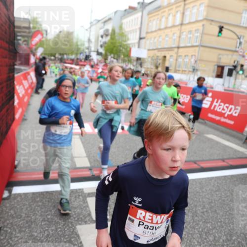 25.04.2026 - Das Zehntel Strokosch-Dieckow http://msf.ph/oto/9620536 25.04.2026 11:00:23 Ziel 5501, 5527, 5702, 5799, 5911, 5918, 5972, 5975, 6196, 6255, 6285, 6303, 6333, 6465, 6483, 6536, 6541, 6546, 6573, 6577, 6581, 6584, 6597, 6963, 6998, 7012, 7059, 7108, 7124, 7140, 7155, 7174, 7179, 7631, 7633, 7692, 7812, 7993 meine-sportfotos.de