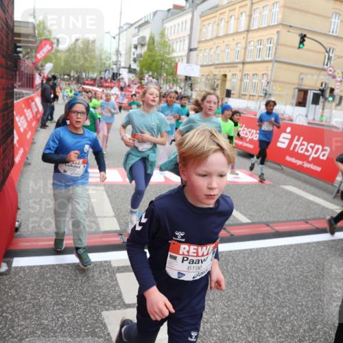 25.04.2026 - Das Zehntel Strokosch-Dieckow http://msf.ph/oto/9620555 25.04.2026 11:00:23 Ziel 5501, 5527, 5702, 5799, 5911, 5918, 5972, 5975, 6196, 6255, 6285, 6303, 6333, 6465, 6483, 6536, 6541, 6546, 6573, 6577, 6581, 6584, 6597, 6963, 6998, 7012, 7059, 7108, 7124, 7140, 7155, 7174, 7179, 7631, 7633, 7692, 7812, 7993 meine-sportfotos.de