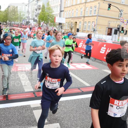 25.04.2026 - Das Zehntel Strokosch-Dieckow http://msf.ph/oto/9620563 25.04.2026 11:00:23 Ziel 5501, 5527, 5702, 5799, 5911, 5918, 5972, 5975, 6196, 6255, 6285, 6303, 6333, 6465, 6483, 6536, 6541, 6546, 6573, 6577, 6581, 6584, 6597, 6963, 6998, 7012, 7059, 7108, 7124, 7140, 7155, 7174, 7179, 7631, 7633, 7692, 7812, 7993 meine-sportfotos.de