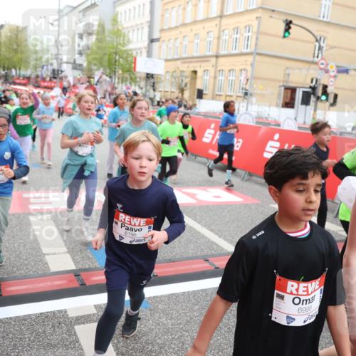 25.04.2026 - Das Zehntel Strokosch-Dieckow http://msf.ph/oto/9620575 25.04.2026 11:00:23 Ziel 5501, 5527, 5702, 5799, 5911, 5918, 5972, 5975, 6196, 6255, 6285, 6303, 6333, 6465, 6483, 6536, 6541, 6546, 6573, 6577, 6581, 6584, 6597, 6963, 6998, 7012, 7059, 7108, 7124, 7140, 7155, 7174, 7179, 7631, 7633, 7692, 7812, 7993 meine-sportfotos.de