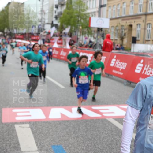 25.04.2026 - Das Zehntel Strokosch-Dieckow http://msf.ph/oto/9620596 25.04.2026 10:55:48 Ziel 5116, 5798, 5857, 5923, 5959, 6299, 6322, 6404, 6406, 6909, 7837, 7856, 7893 meine-sportfotos.de
