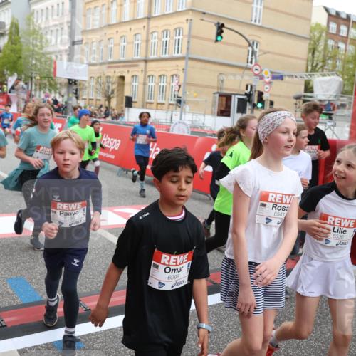 25.04.2026 - Das Zehntel Strokosch-Dieckow http://msf.ph/oto/9620599 25.04.2026 11:00:22 Ziel 5340, 5501, 5527, 5702, 5799, 5911, 5918, 5951, 5972, 5975, 6196, 6285, 6303, 6333, 6465, 6483, 6536, 6541, 6546, 6573, 6577, 6581, 6584, 6597, 6963, 6998, 7059, 7108, 7140, 7155, 7174, 7179, 7631, 7633, 7692, 7812, 7993 meine-sportfotos.de