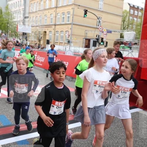 25.04.2026 - Das Zehntel Strokosch-Dieckow http://msf.ph/oto/9620619 25.04.2026 11:00:22 Ziel 5340, 5501, 5527, 5702, 5799, 5911, 5918, 5951, 5972, 5975, 6196, 6285, 6303, 6333, 6465, 6483, 6536, 6541, 6546, 6573, 6577, 6581, 6584, 6597, 6963, 6998, 7059, 7108, 7140, 7155, 7174, 7179, 7631, 7633, 7692, 7812, 7993 meine-sportfotos.de