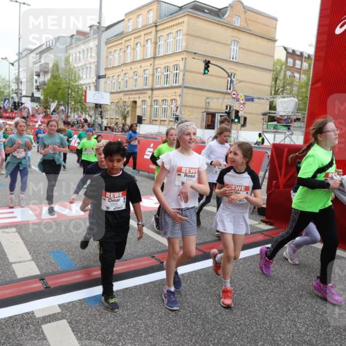 25.04.2026 - Das Zehntel Strokosch-Dieckow http://msf.ph/oto/9620655 25.04.2026 11:00:22 Ziel 5340, 5501, 5527, 5702, 5799, 5911, 5918, 5951, 5972, 5975, 6196, 6285, 6303, 6333, 6465, 6483, 6536, 6541, 6546, 6573, 6577, 6581, 6584, 6597, 6963, 6998, 7059, 7108, 7140, 7155, 7174, 7179, 7631, 7633, 7692, 7812, 7993 meine-sportfotos.de
